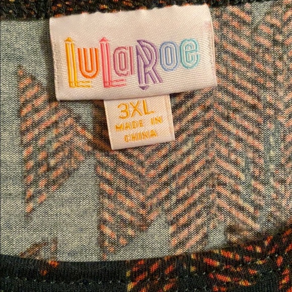 LuLaRoe-Irma- Green with Aztec pattern Long Top - Picture 6 of 8